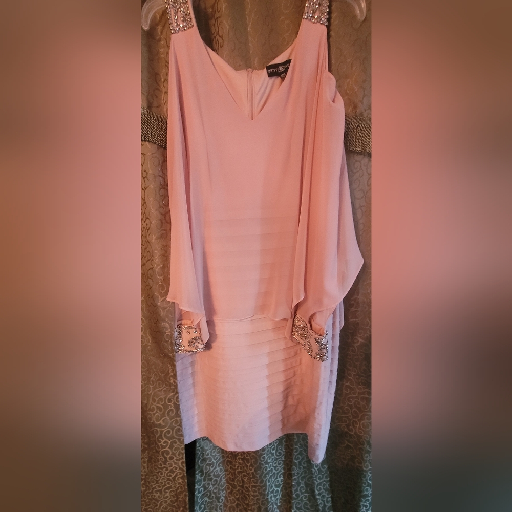Elegant Pink Sleeveless Wedding Dress